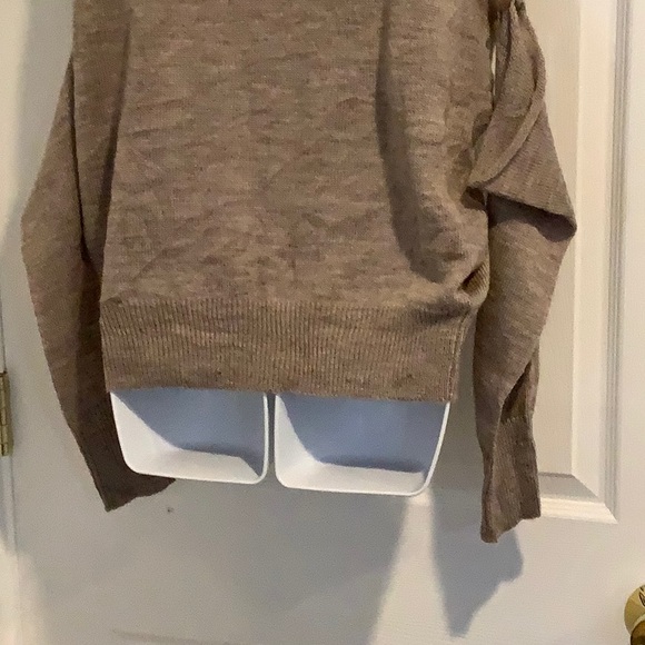 NWT FOREVER 21 PREMIUM LABLE Turtleneck Cold Shoulder Sweater Small - Picture 8 of 11